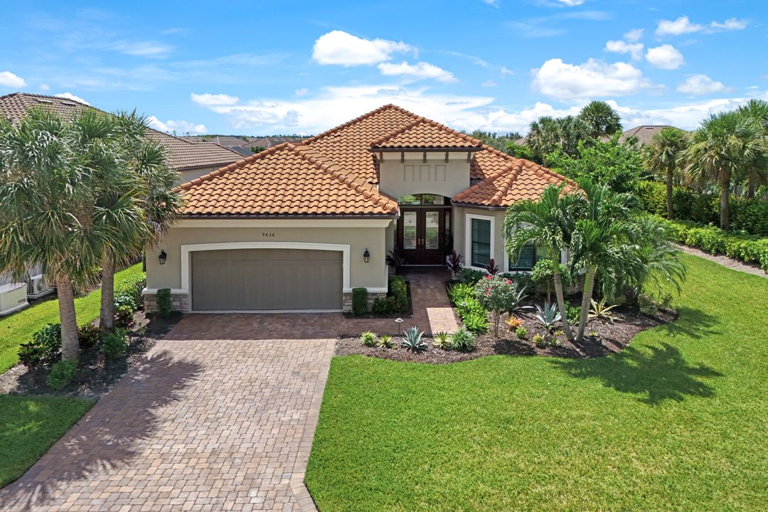 9436 Livorno Ct, Naples, FL 34119