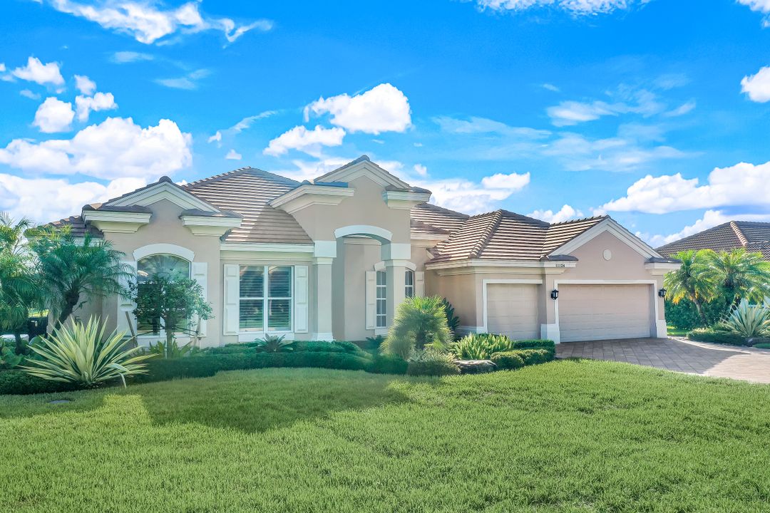 11124 Phoenix Way, Naples, FL 34119