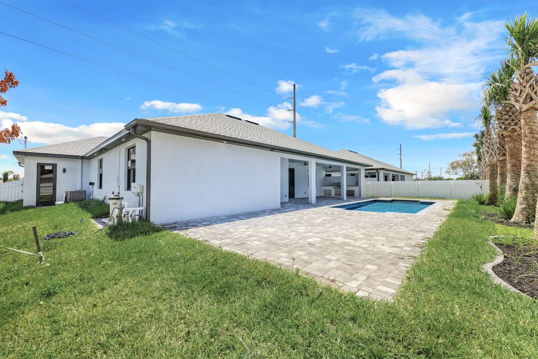 922 Santa Barbara Blvd, Cape Coral, FL 33991