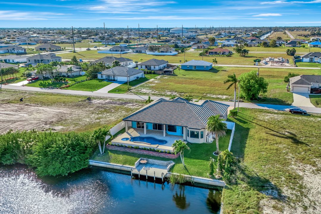 2425 NW 7th Ave, Cape Coral, FL 33993