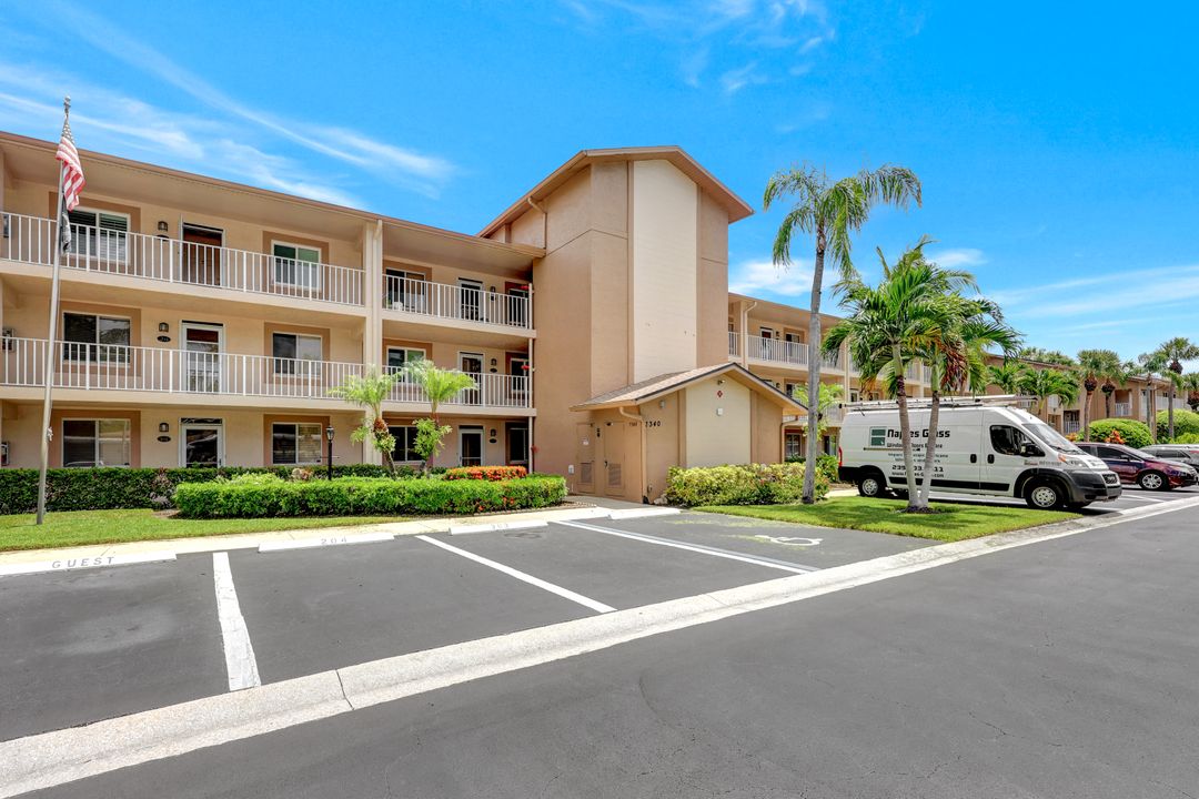 7340 Glenmoor Ln #3105, Naples, FL 34104