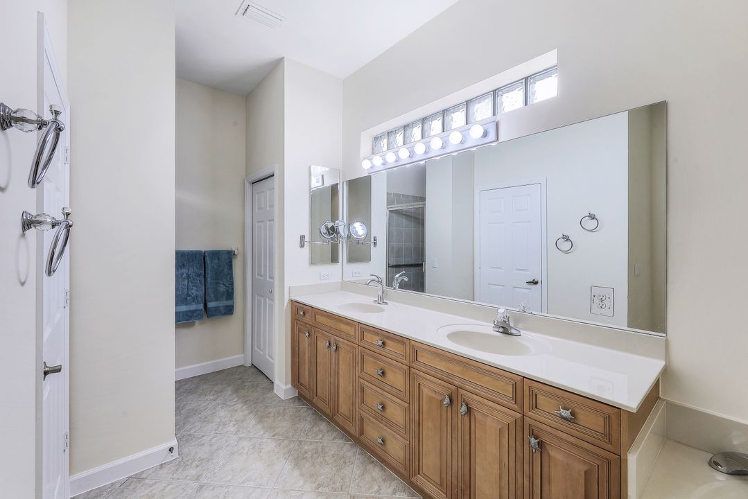 3350 Sandpiper Way, Naples, FL 34109