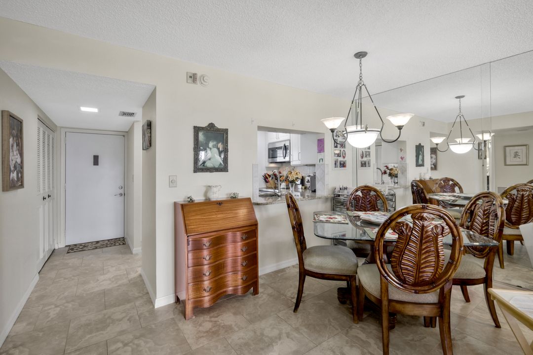 1747 Pebble Beach Dr #207, Fort Myers, FL 33907