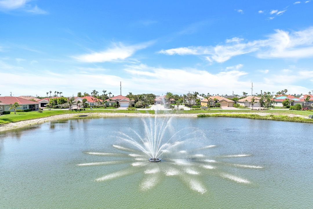 2892 Sunset Pointe Cir, Cape Coral, FL 33914