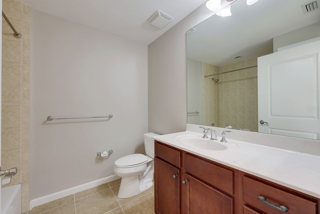 5793 Cape Harbour Dr #512, Cape Coral, FL 33914