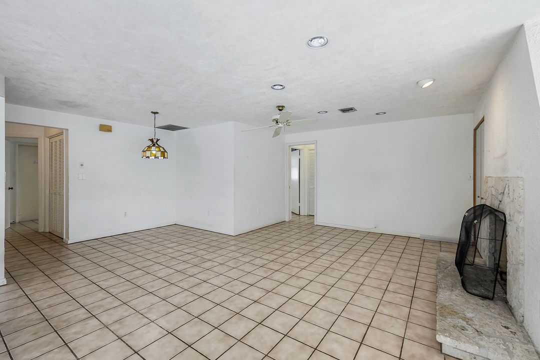 13881 Pine Villa Ln, Fort Myers, FL 33912