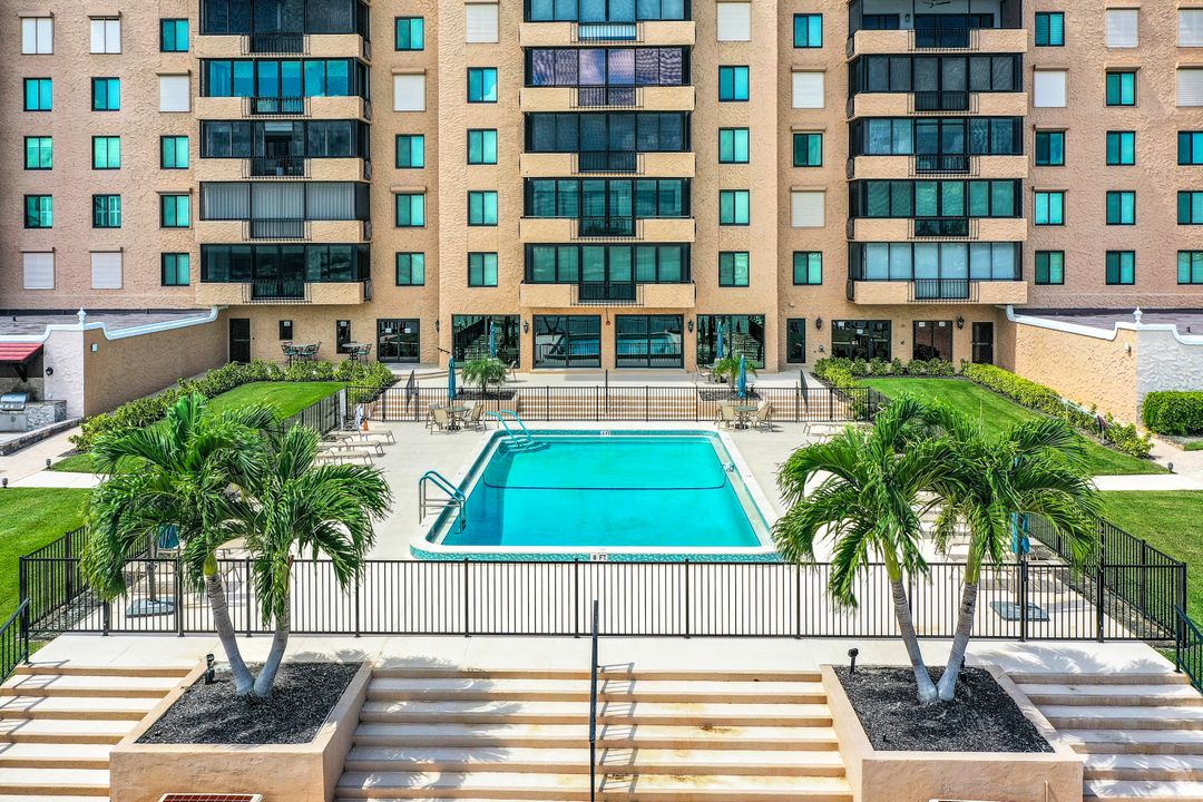 3430 Gulf Shore Blvd N #2B, Naples, FL 34103