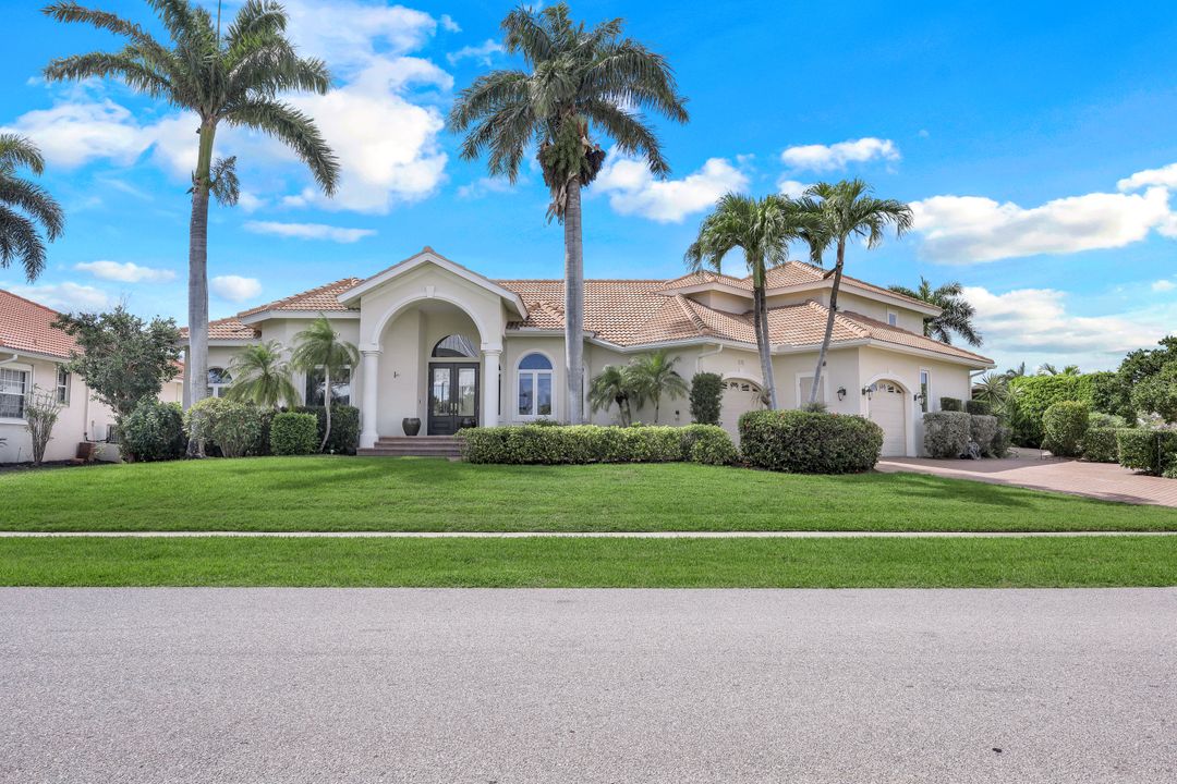 875 Hyacinth Ct, Marco Island, FL 34145