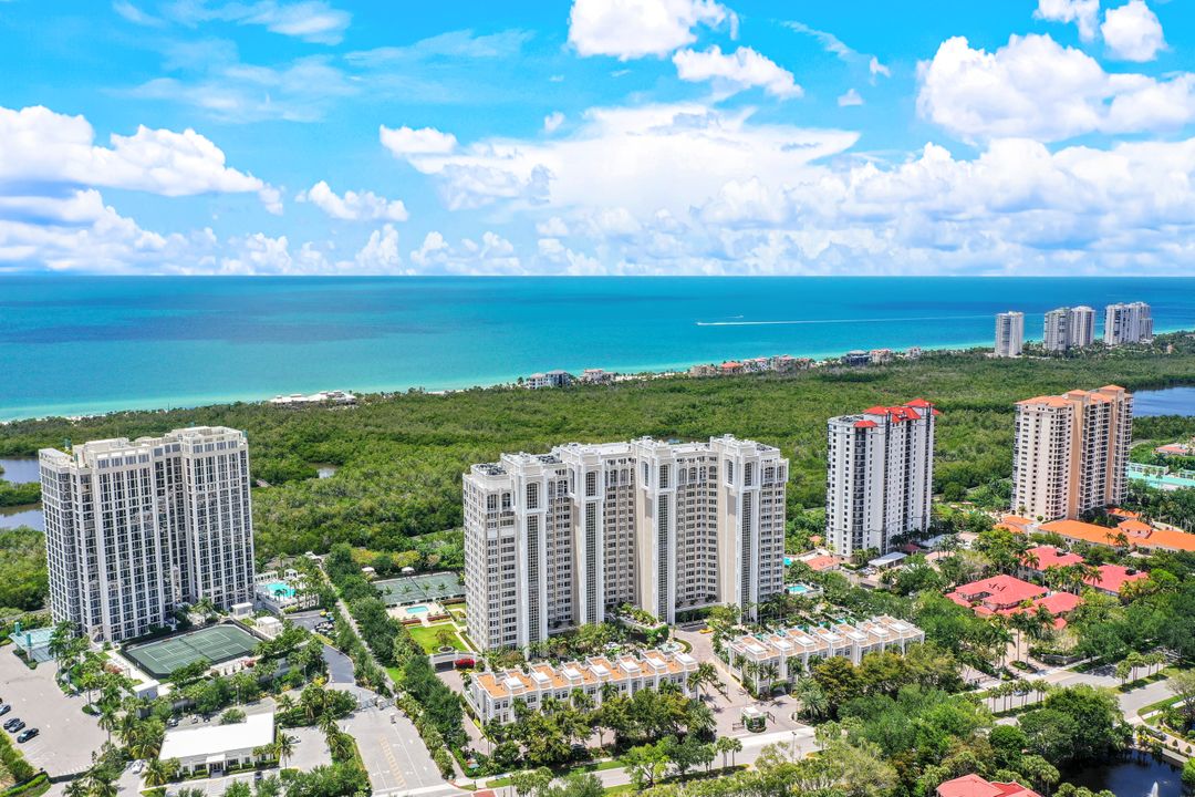 7117 Pelican Bay Blvd #1506, Naples, FL 34108