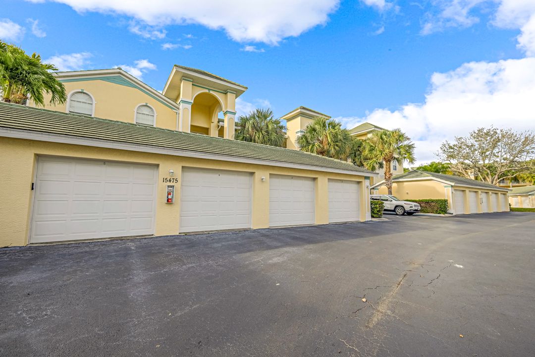 15475 Cedarwood Ln, Naples, FL 34110