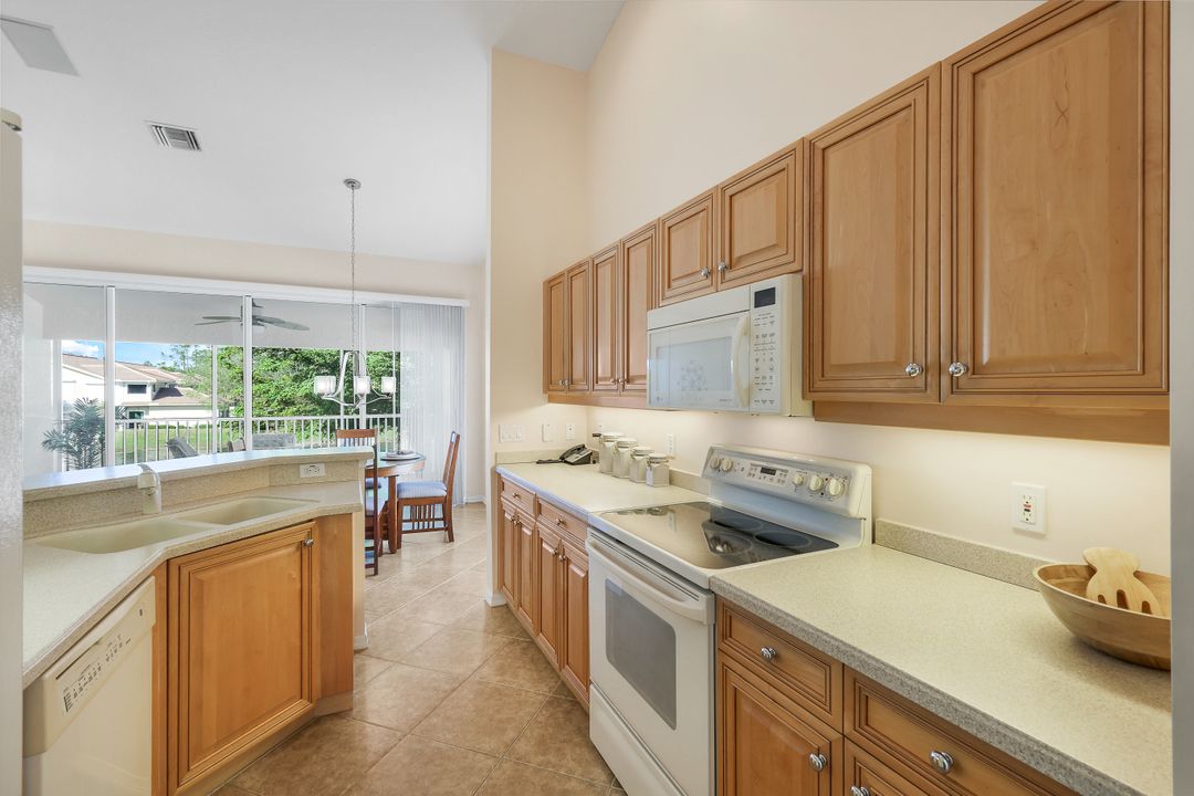 5645 Northboro Dr #202, Naples, FL 34110