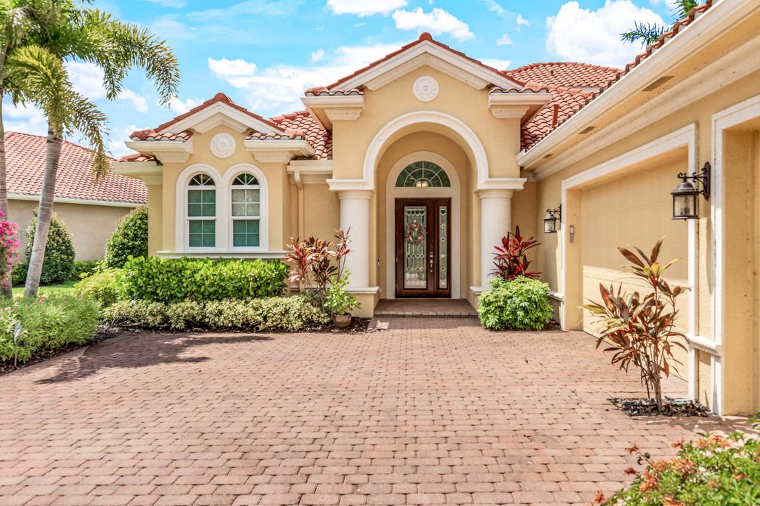 9337 Campanile Cir, Naples, FL 34114