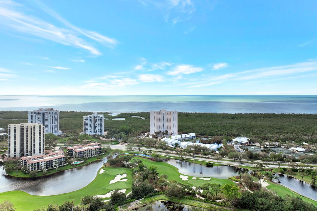 6101 Pelican Bay Blvd, Naples, FL 34108