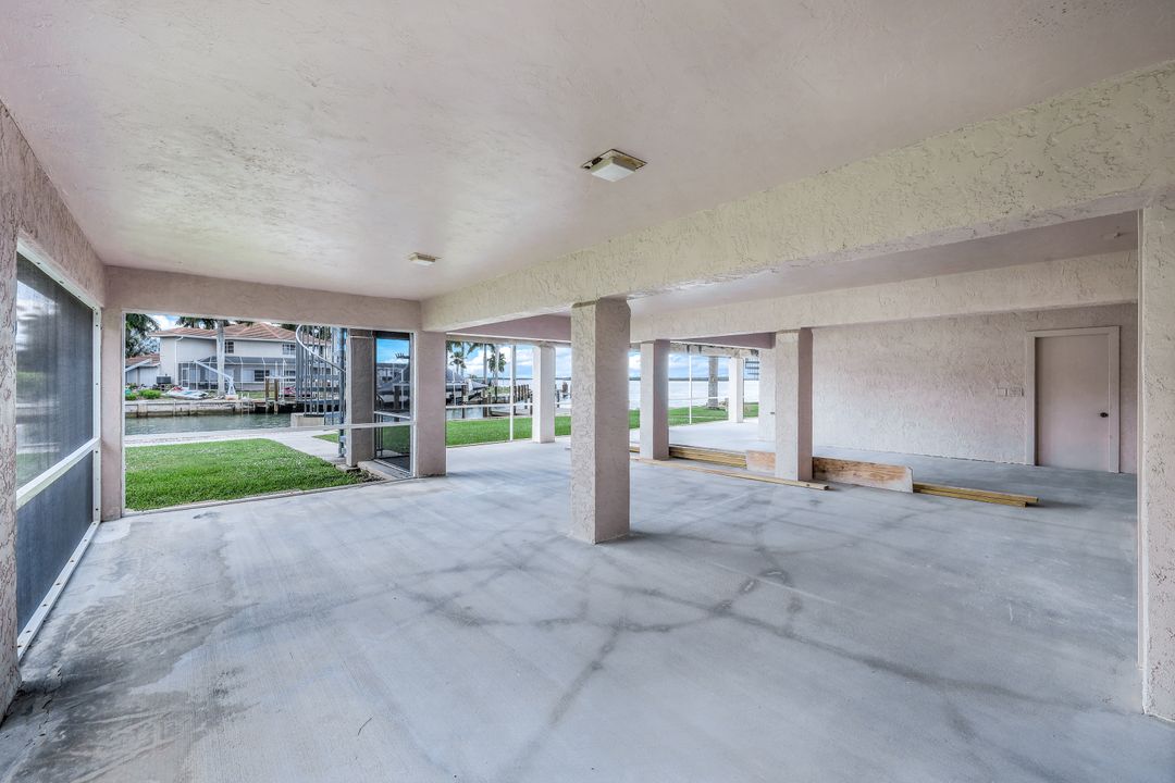 1041 S Barfield Dr, Marco Island, FL 34145