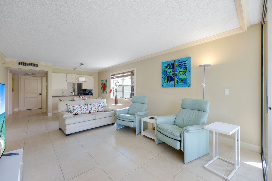 1057 Forest Lakes Dr #209, Naples, FL 34105