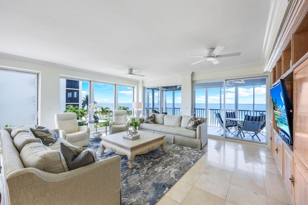 9811 Gulf Shore Dr #201, Naples, FL 34108