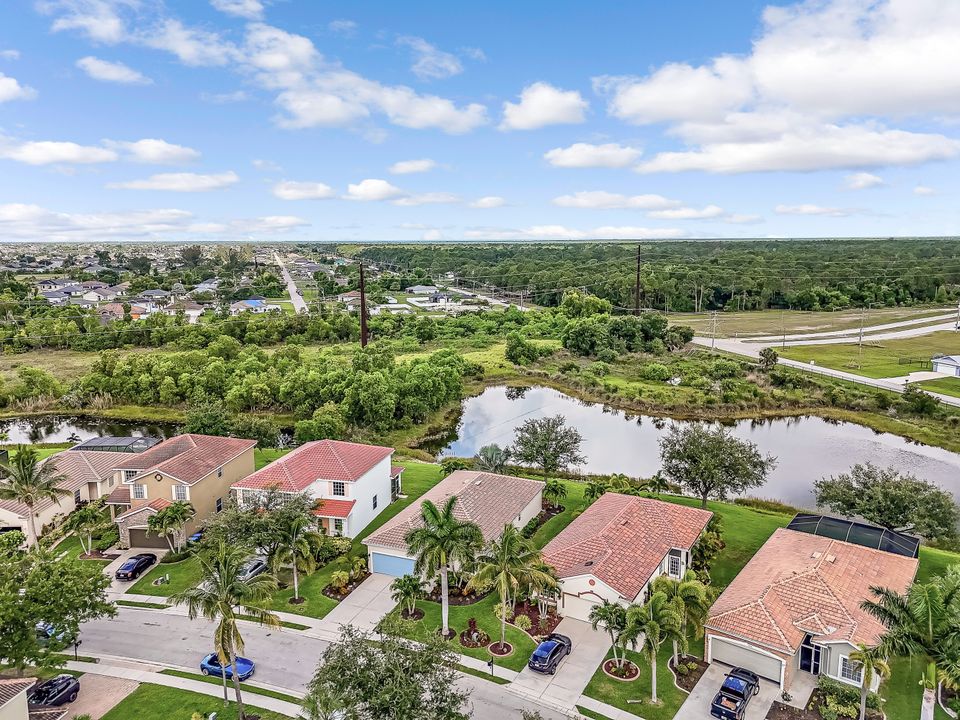 2704 Blue Cypress Lake Ct, Cape Coral, FL 33909