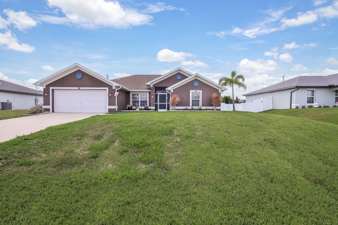 2816 NE 2nd Pl, Cape Coral, FL 33909