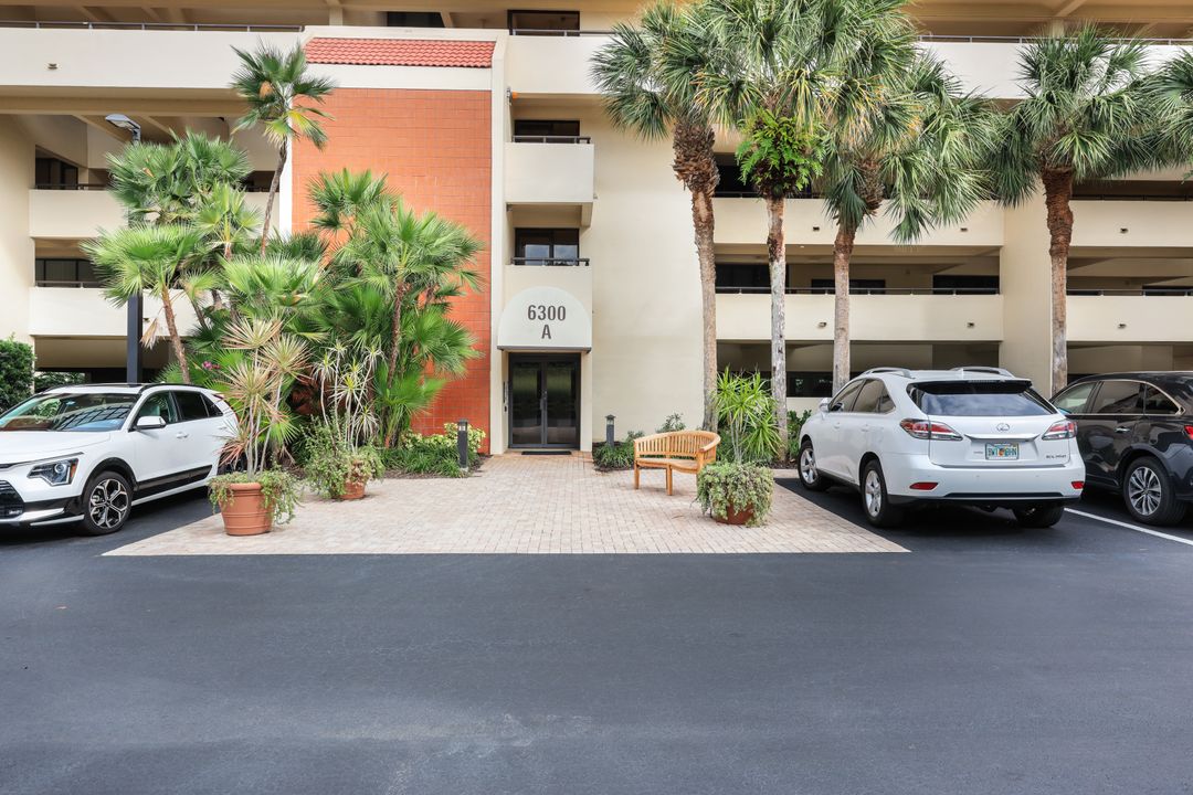 6300 Pelican Bay Blvd #A-201, Naples, FL 34108