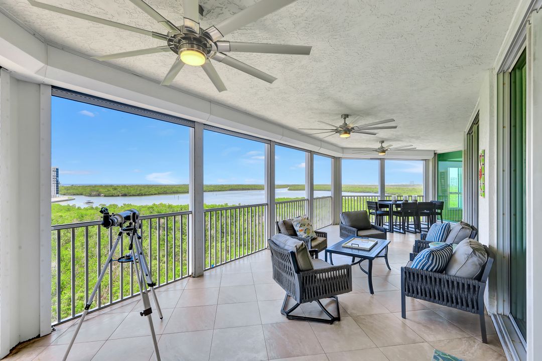 295 Grande Way #403, Naples, FL 34110