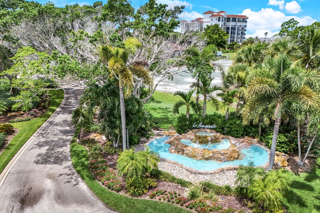 243 La Peninsula Blvd #243, Naples, FL 34113