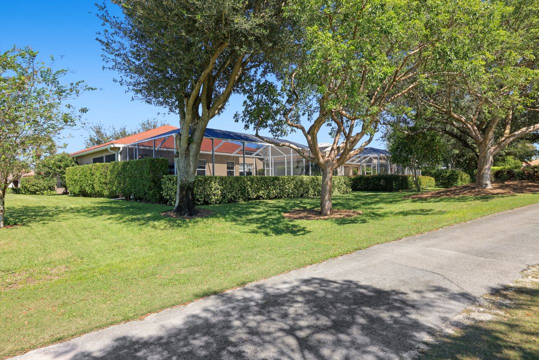 2143 Morning Sun Ln, Naples, FL 34119