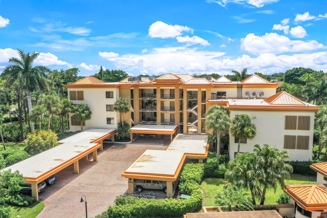 6760 Pelican Bay Blvd #312, Naples, FL 34108