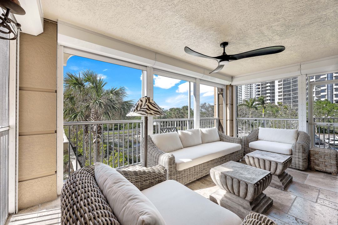 6597 Nicholas Blvd #306, Naples, FL 34108