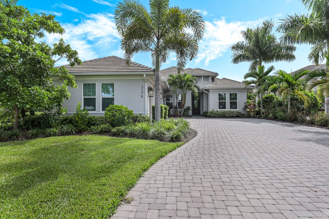 3178 Cotuit Ln, Naples, FL 34114