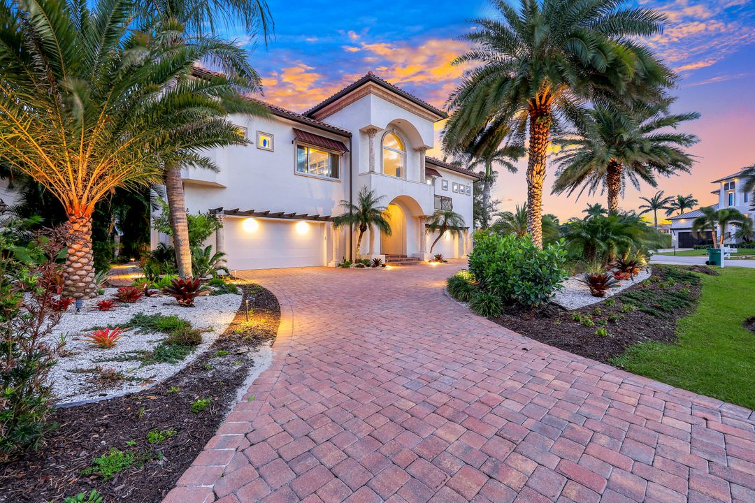 140 Conners Ave, Naples, FL 34108