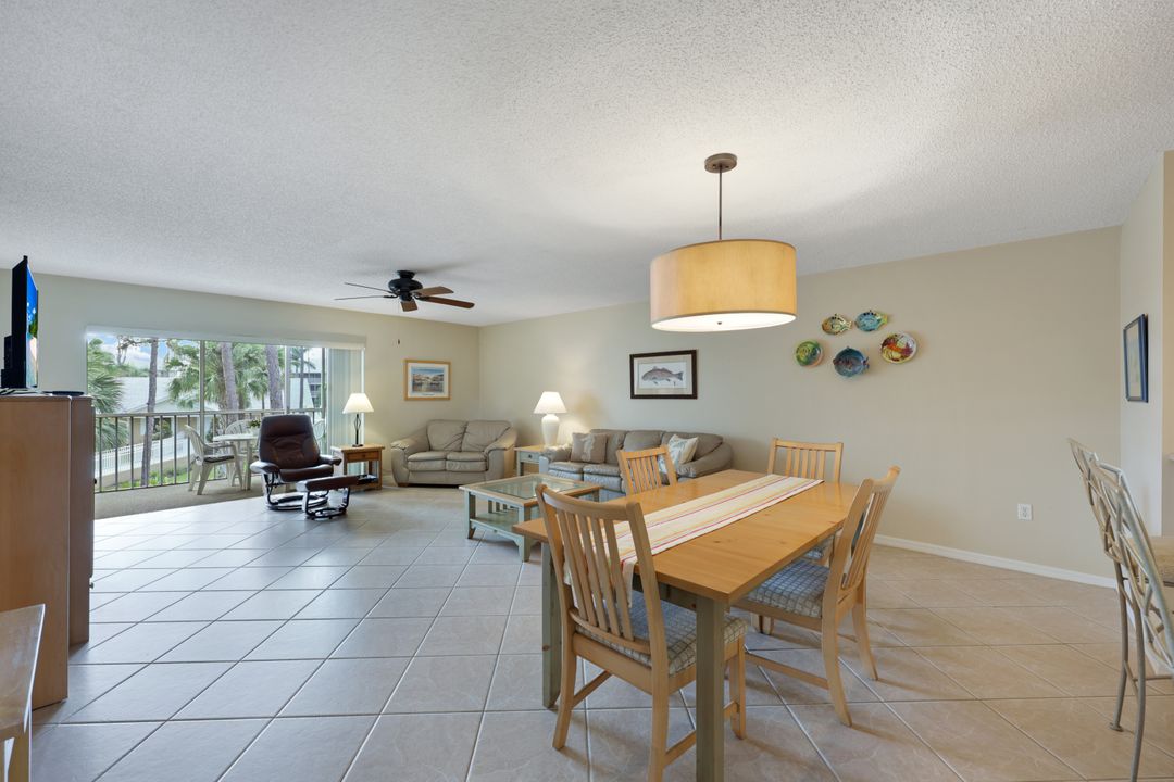 3072 Sandpiper Bay Cir #M-203, Naples, FL 34112