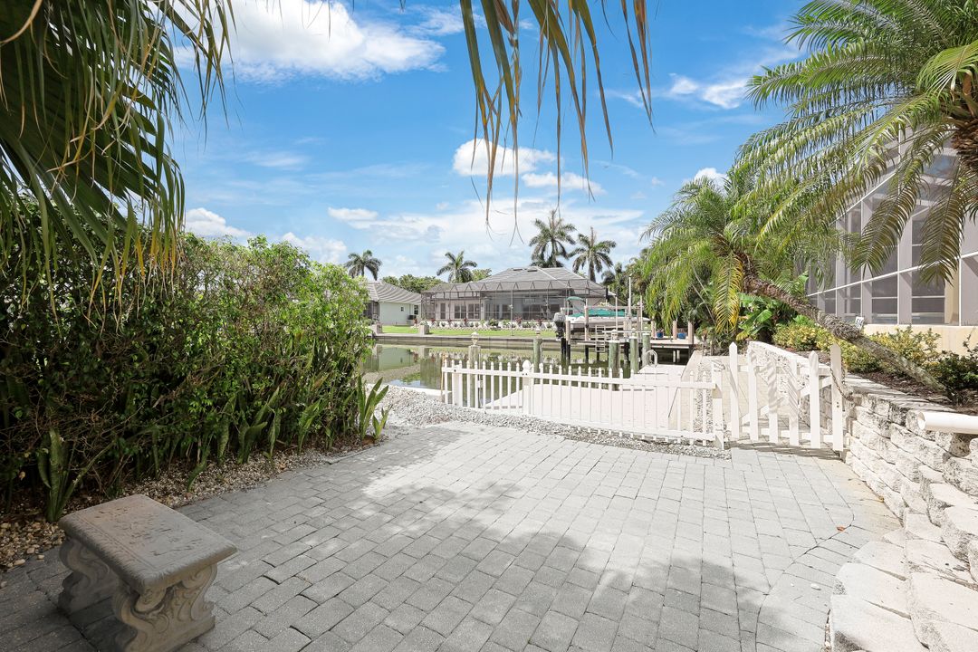 514 N Barfield Dr, Marco Island, FL 34145