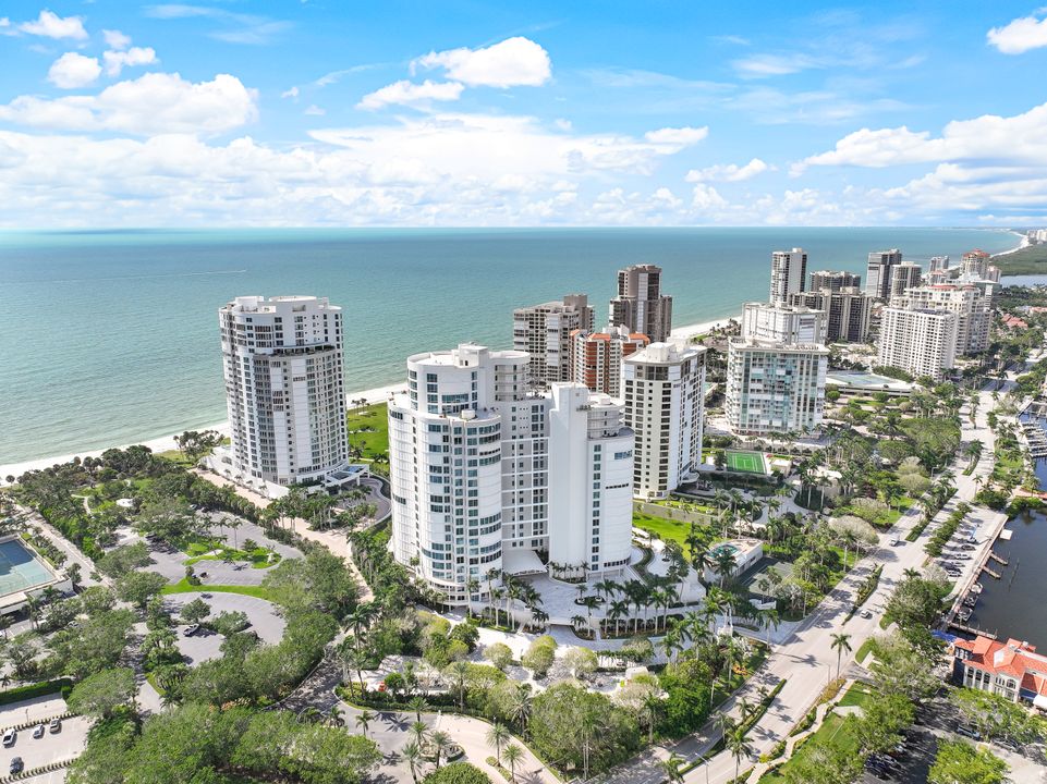 4151 Gulf Shore Blvd N #1002, Naples, FL 34103