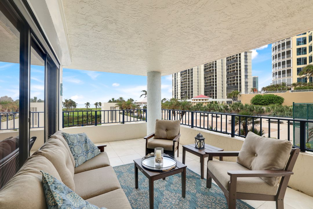 4451 Gulf Shore Blvd N #301, Naples, FL 34103