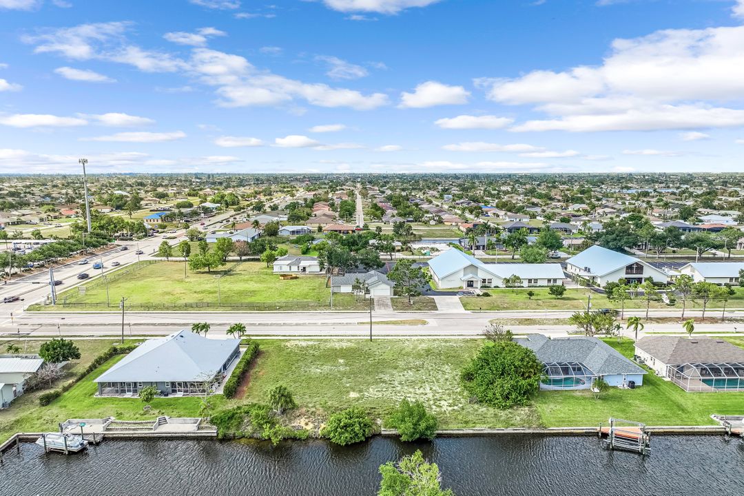 714 Mohawk Pkwy, Cape Coral, FL 33914