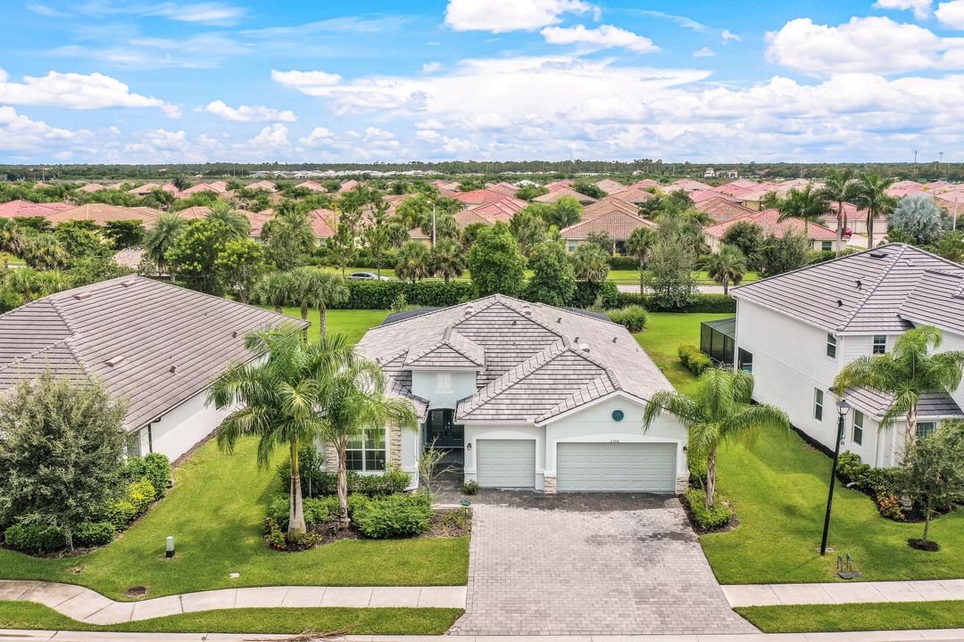 2366 Tangerine Ln, Naples, FL 34120