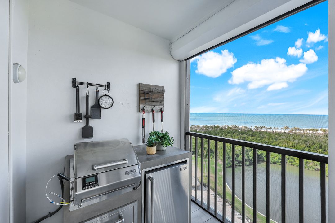 11 Bluebill Ave  #1105, Naples, FL 34108