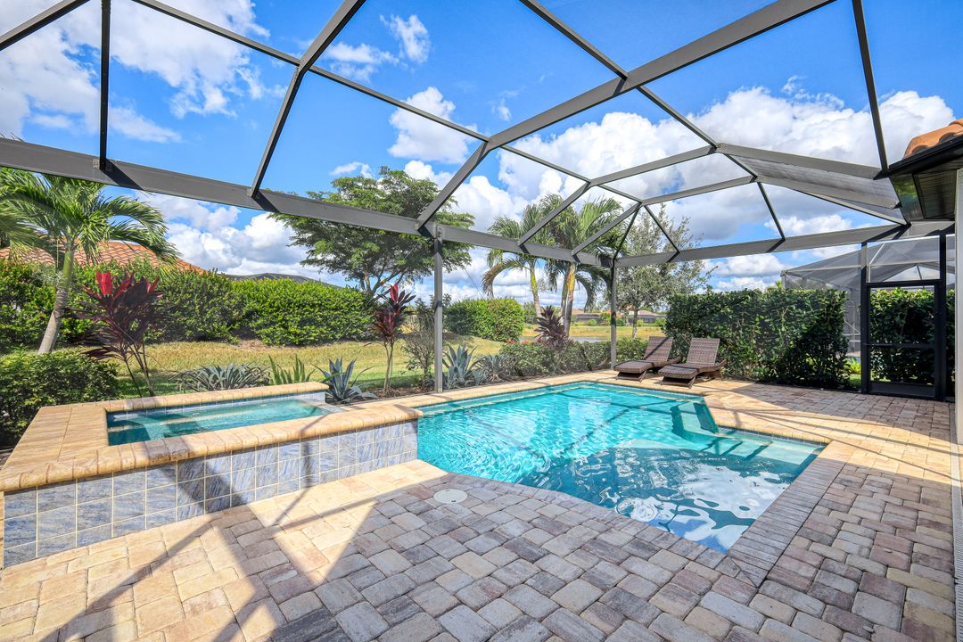 9147 Trivoli Ter, Naples, FL 34119