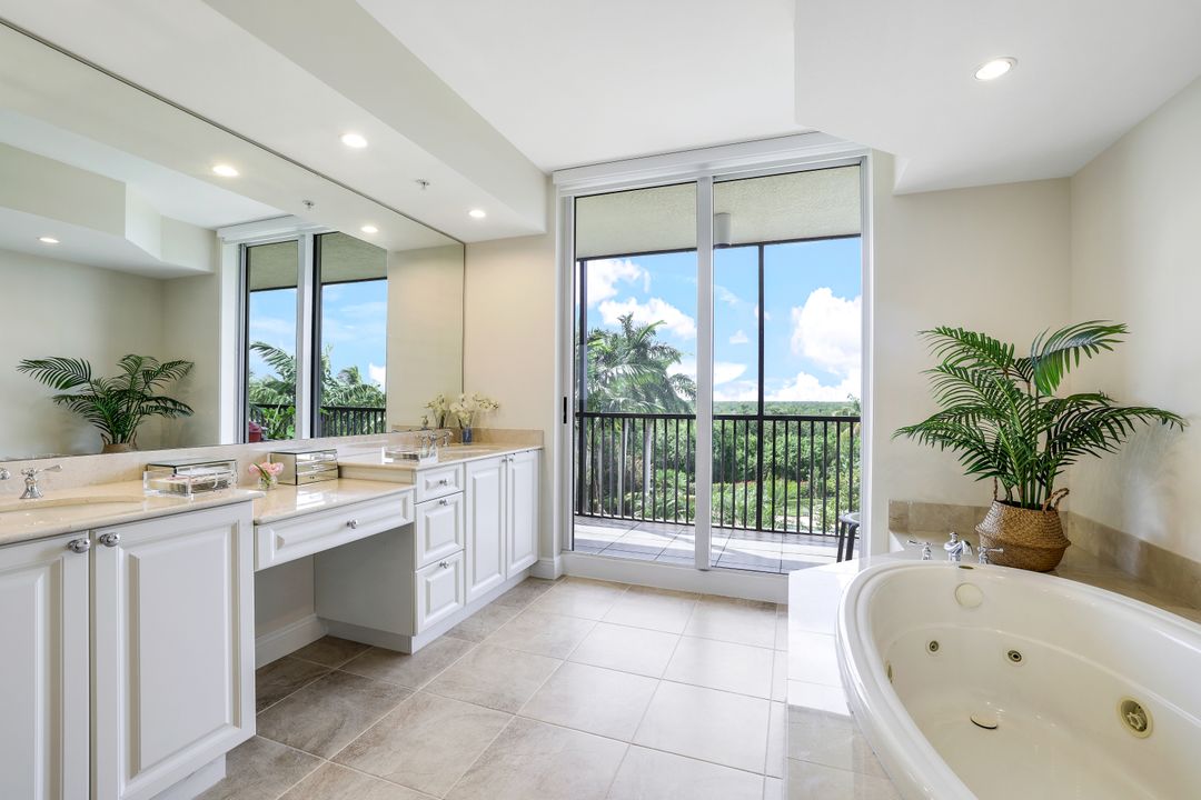 1050 Borghese Ln #206, Naples, FL 34114