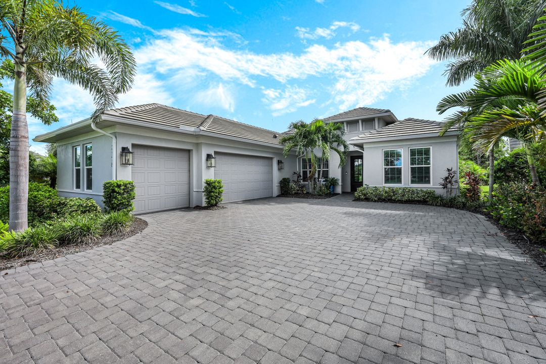 3178 Cotuit Ln, Naples, FL 34114