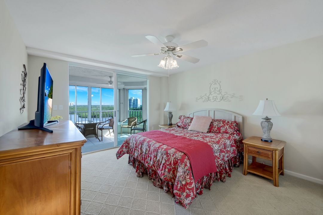 21 Bluebill Ave #906, Naples, FL 34108