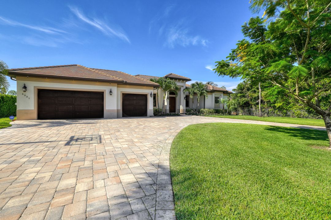 6331 Green Blvd, Naples, FL 34116