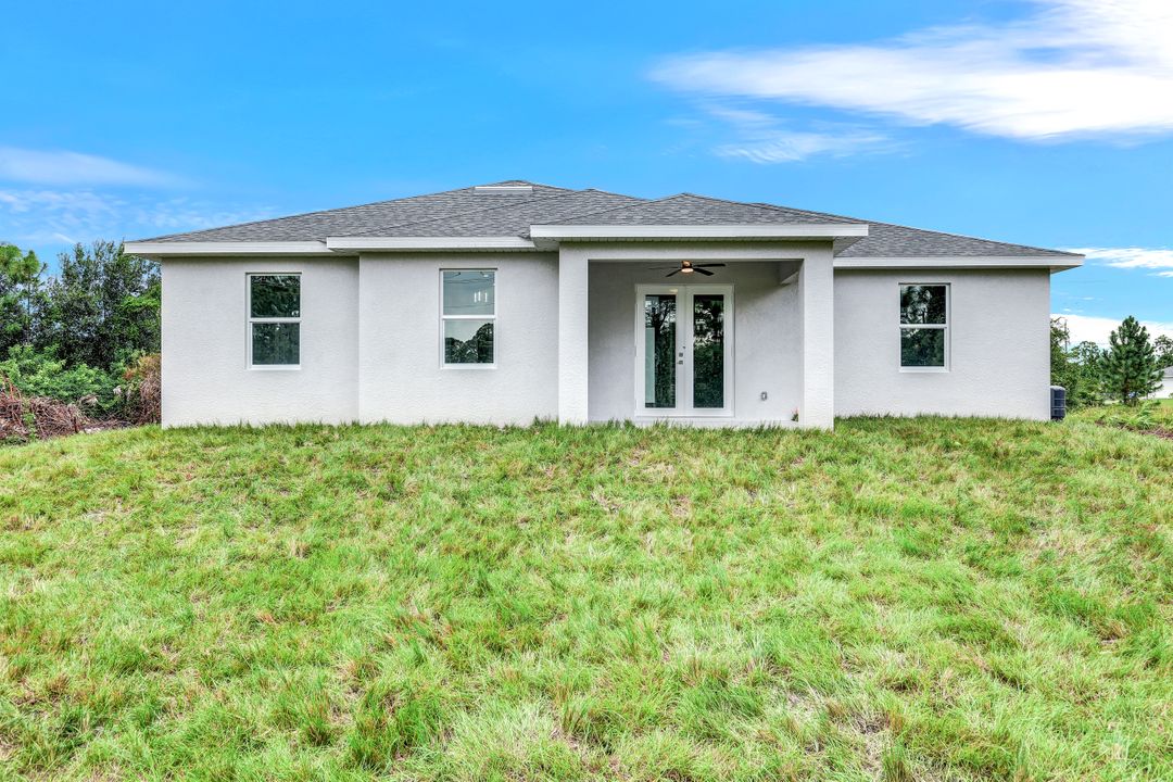 833 Da Vinci Ave S, Lehigh Acres, FL 33974