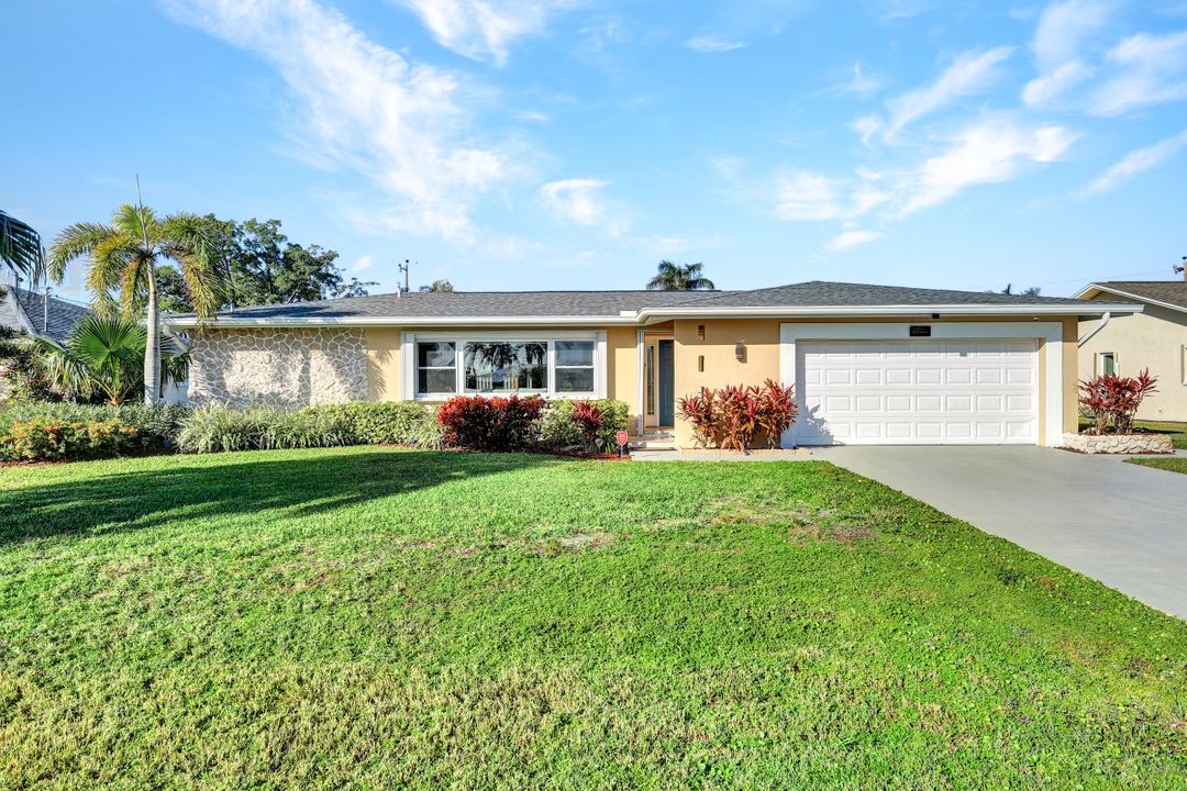 3910 SE 20th Pl, Cape Coral, FL 33904