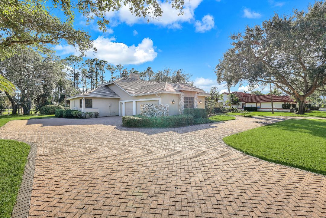 4556 Pond Apple Dr N, Naples, FL 34119