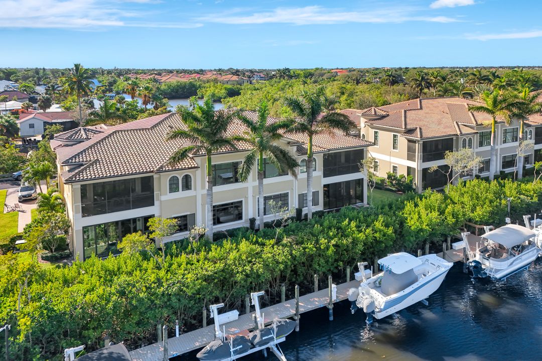 2431 Breakwater Wy #10-101, Naples, FL 34112