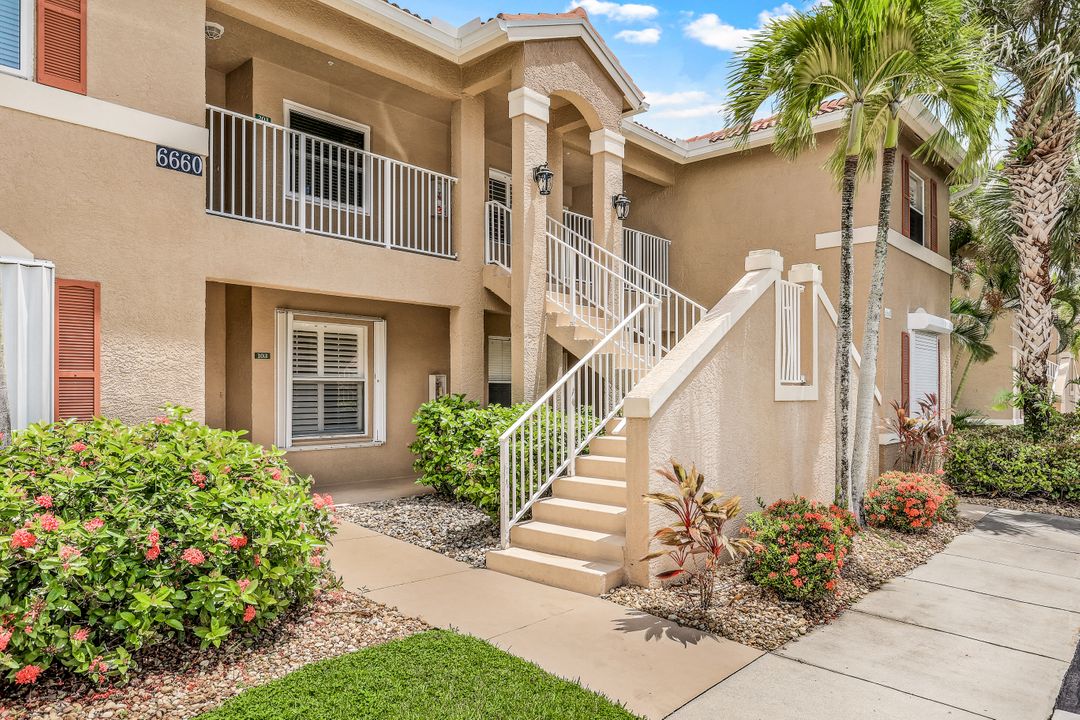 6660 Huntington Lakes Cir #204, Naples, FL 34119