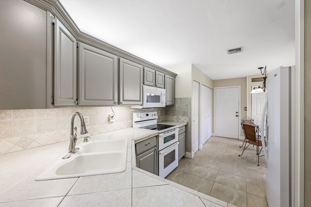 1439 Larkspur Dr, Fort Myers, FL 33901