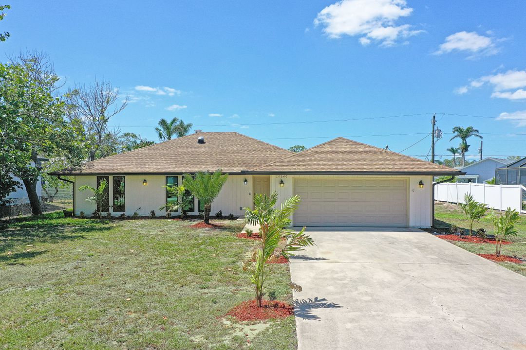 20640 Pine Tree Ln, Estero, FL 33928