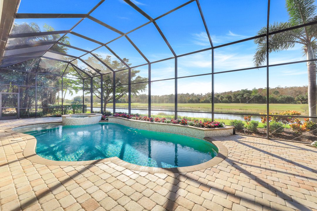 12186 Wicklow Ln, Naples, FL 34120